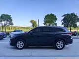 Photo 3 - Toyota Highlander