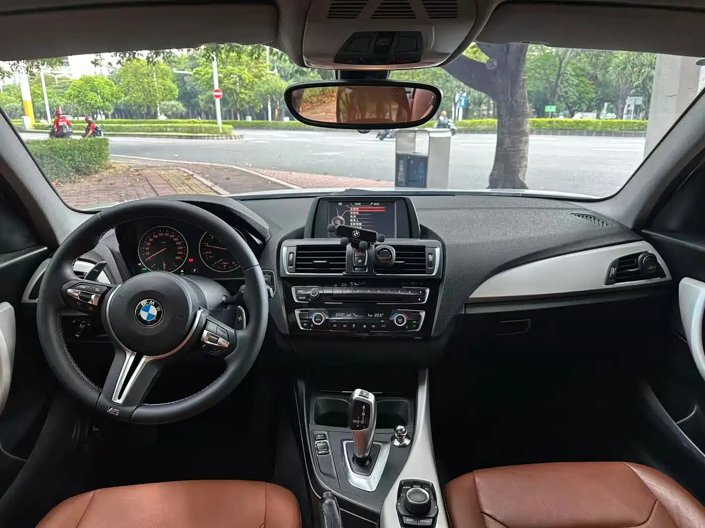 BMW 1 Series (Import) 2015 120i Leading фото 9