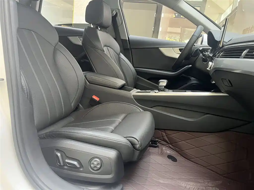 Audi A4L 2020 40 TFSI Fashion Dynamic Edition фото 14