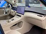 Photo 8 - Shangjie SUV