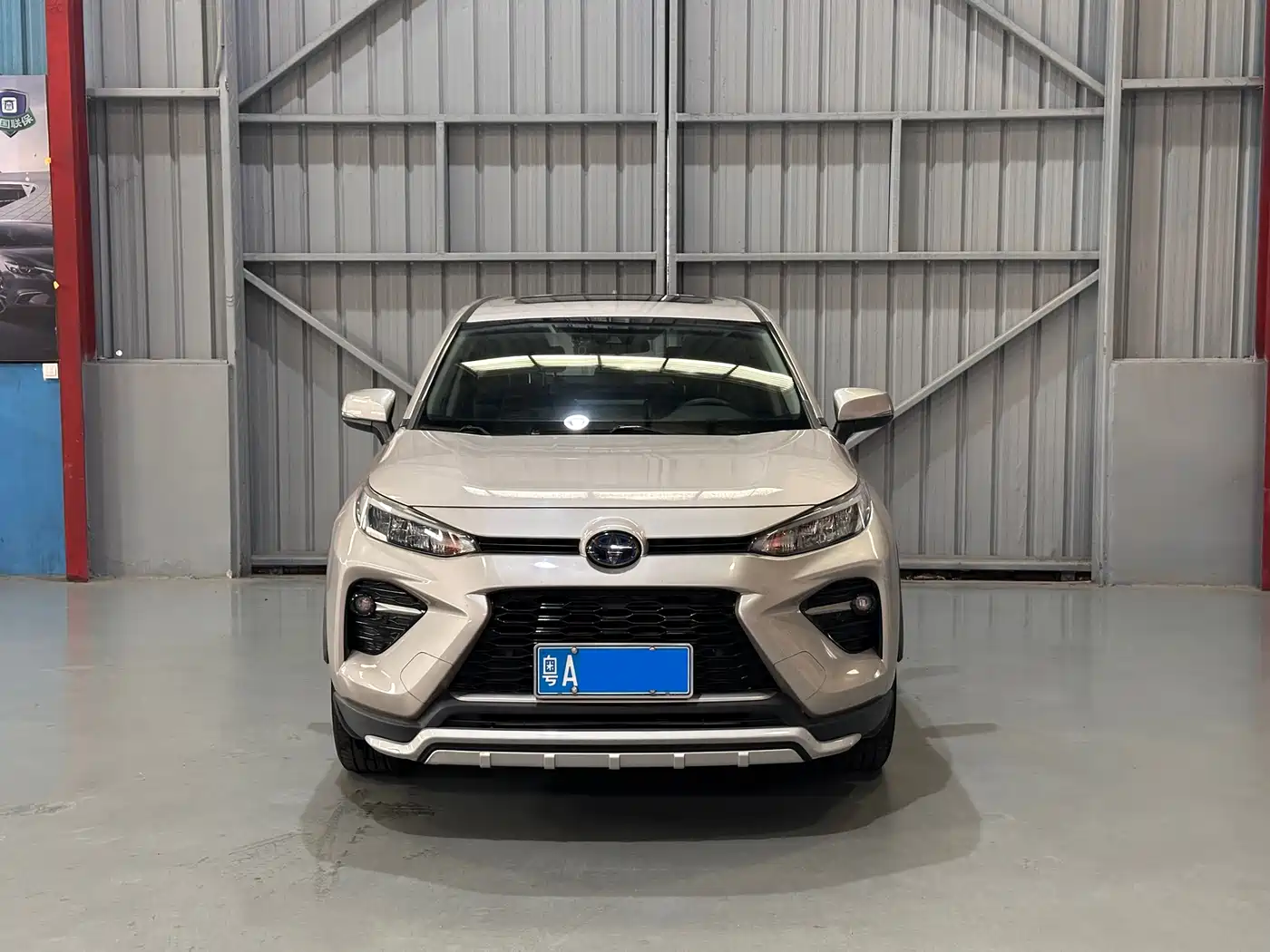 Toyota Wildlander 2020 Dual Engine 2.5L E-CVT FWD Luxury фото 2