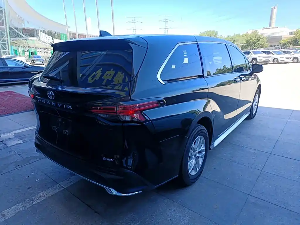 Toyota Granvia 2025 2024 2.5L Hybrid Comfort