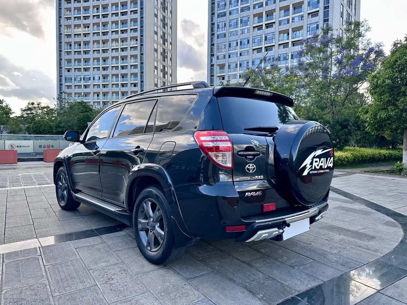 Toyota RAV4 Rongfang 2011 2.0L Manual Luxury Edition фото 7