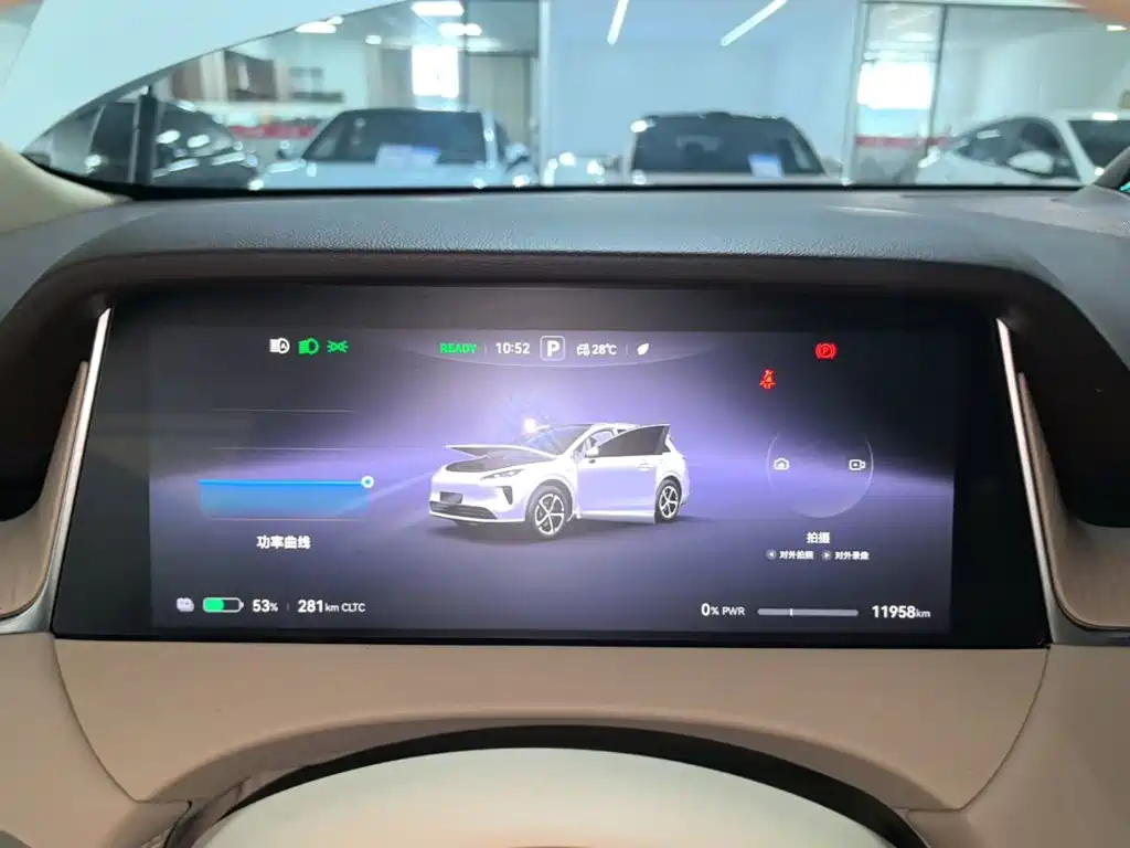 Photo 12 - Shangjie SUV