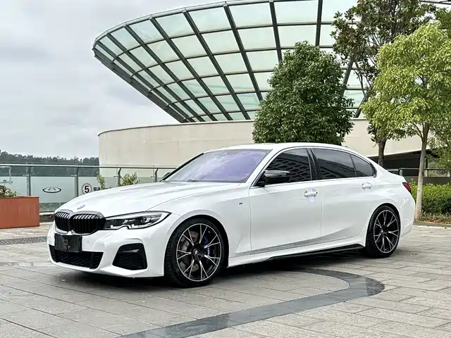 BMW 3 Series 2022 Facelift 325Li M Sport Package — фото 1