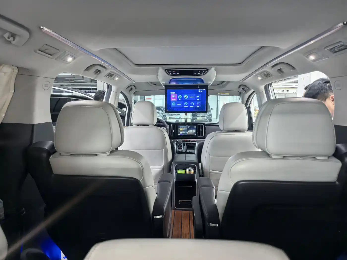 GAC Trumpchi Trumpchi M8 2021 Master Series 390T Ultimate Edition фото 11