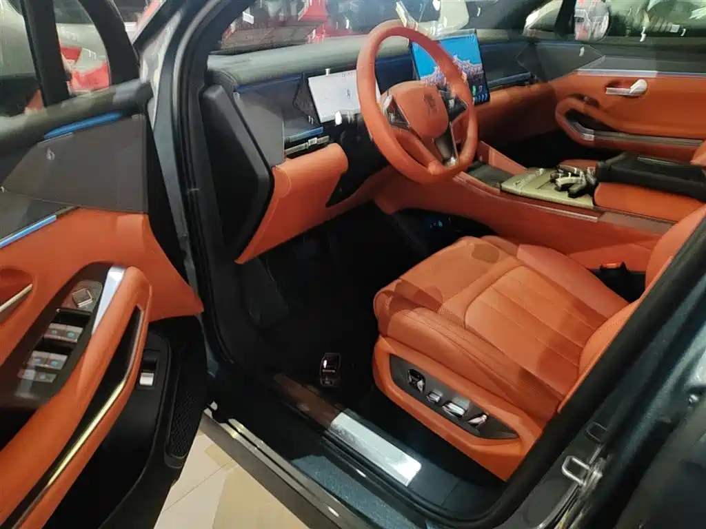 BYD Tang L 2025 DM 175KM Drone Player Edition фото 16