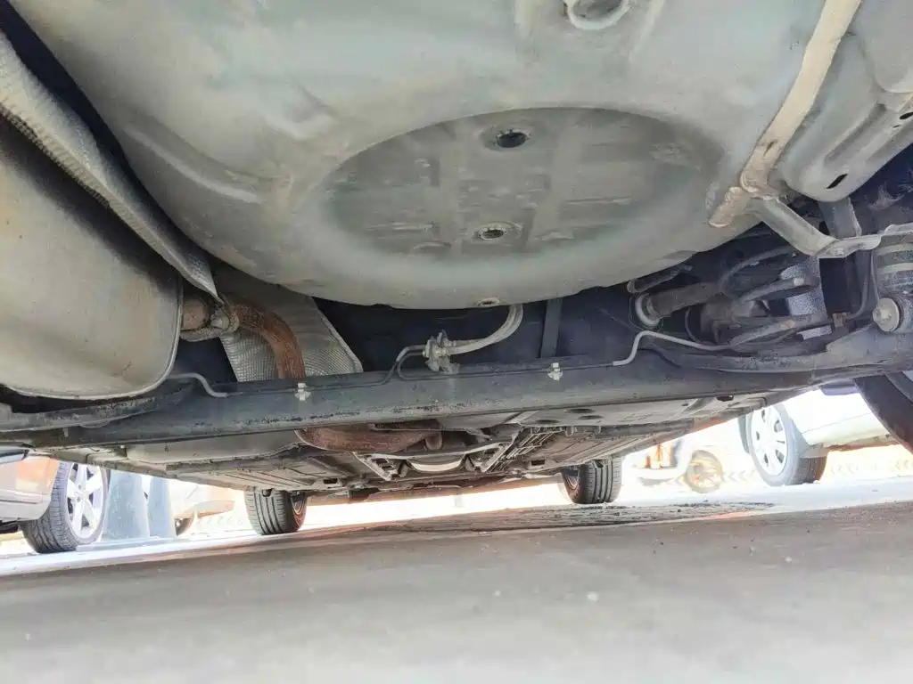 صورة 6 - Nissan Tiida