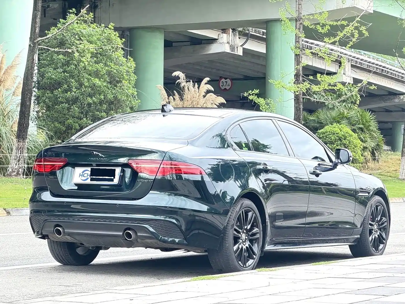 Jaguar XEL 2024 Model 2.0T 250PS R-DYNAMIC S Gloss Black Sport Edition фото 8