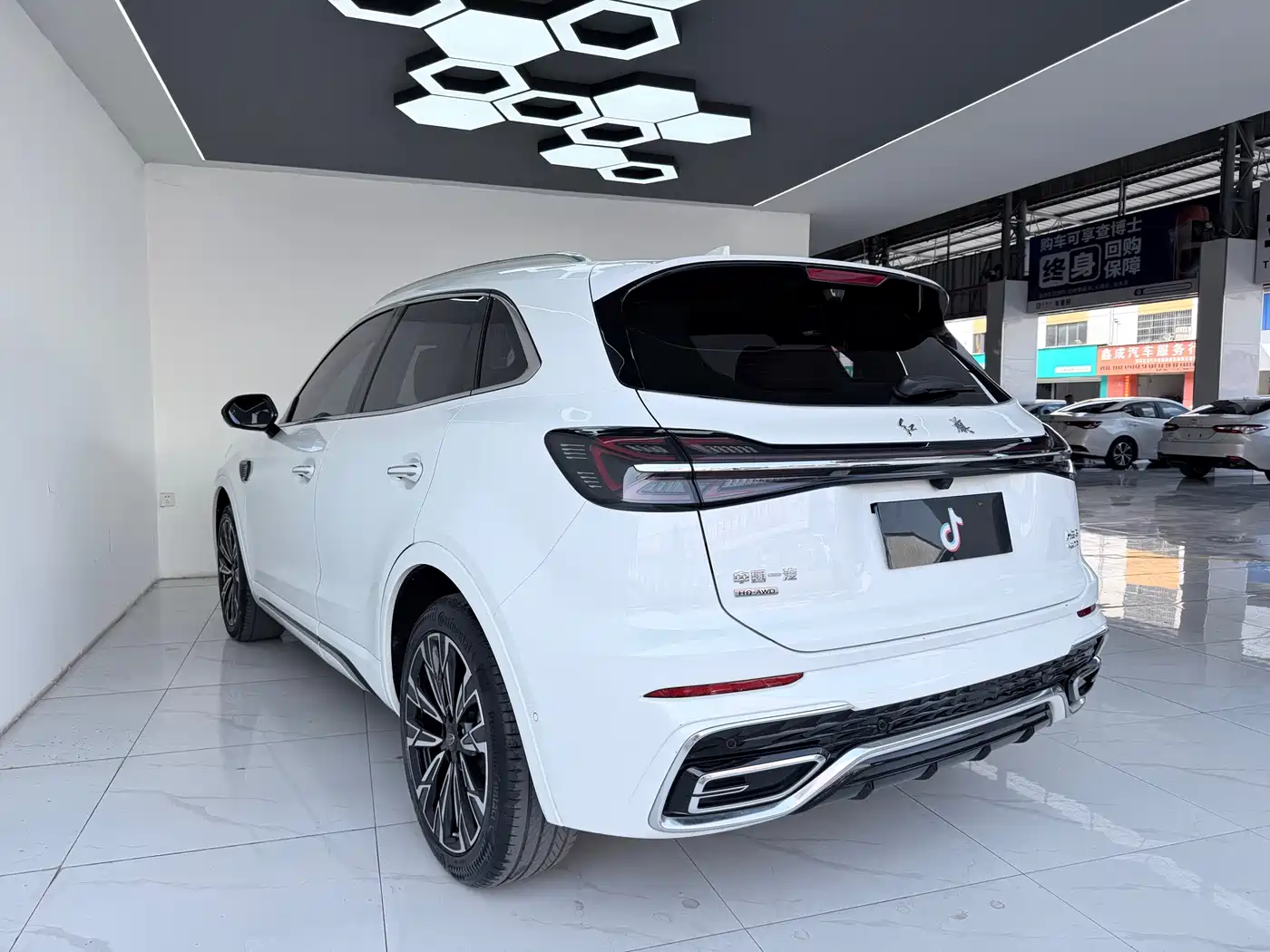 Hongqi HS5 2023 2.0T 4WD Flag Leader Pro фото 9