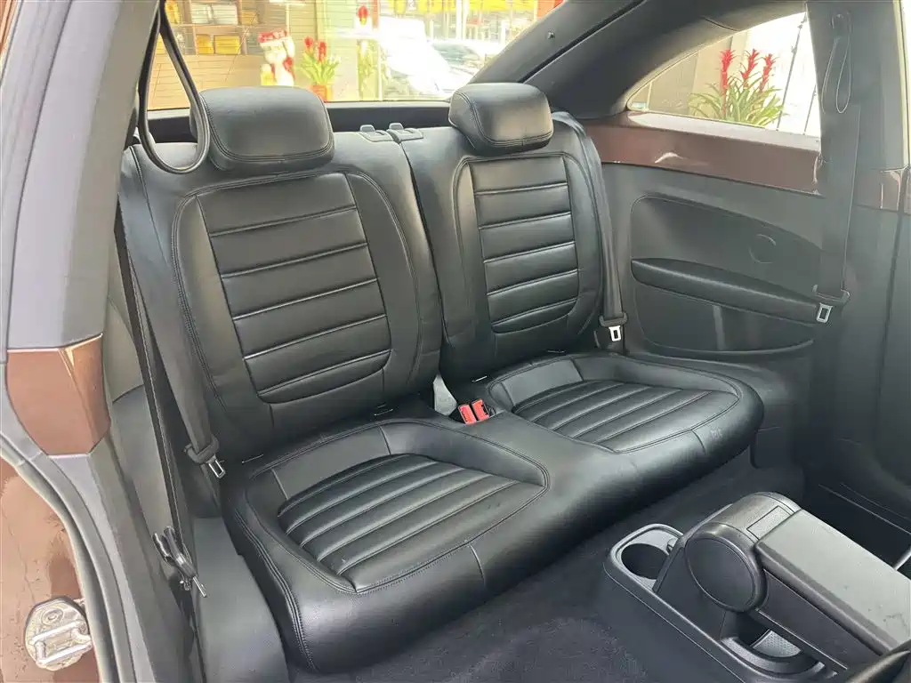 Volkswagen Beetle 2017 180TSI Enjoy фото 12