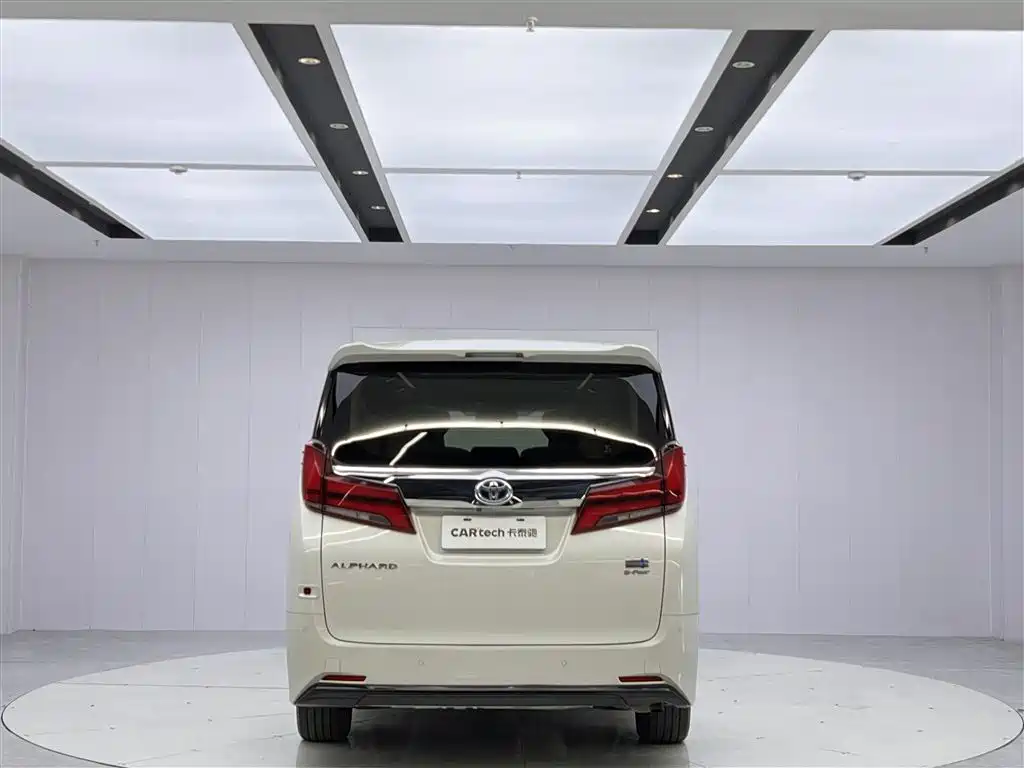 Toyota Alphard 2019 Hybrid 2.5L Luxury фото 4