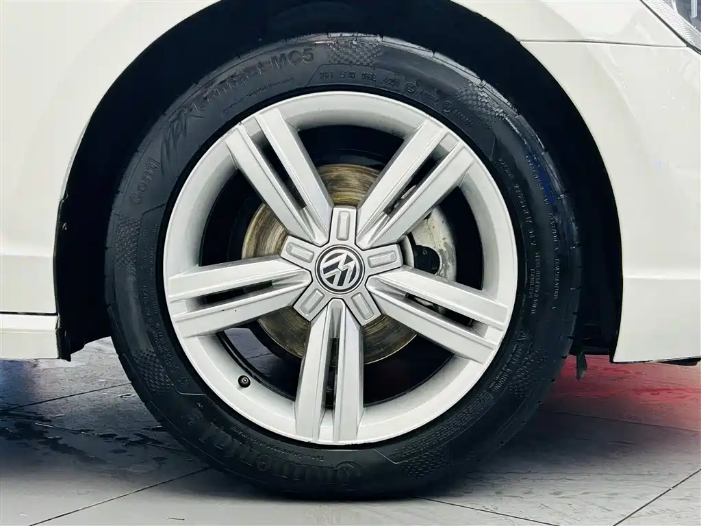 Volkswagen Lamando 2015 280TSI DSG Comfort фото 10