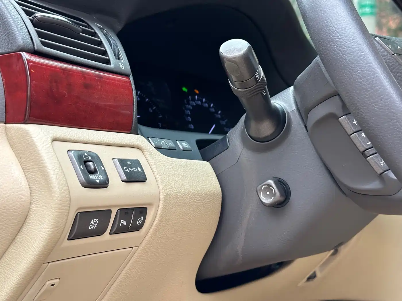 Фото 19 - Lexus LS