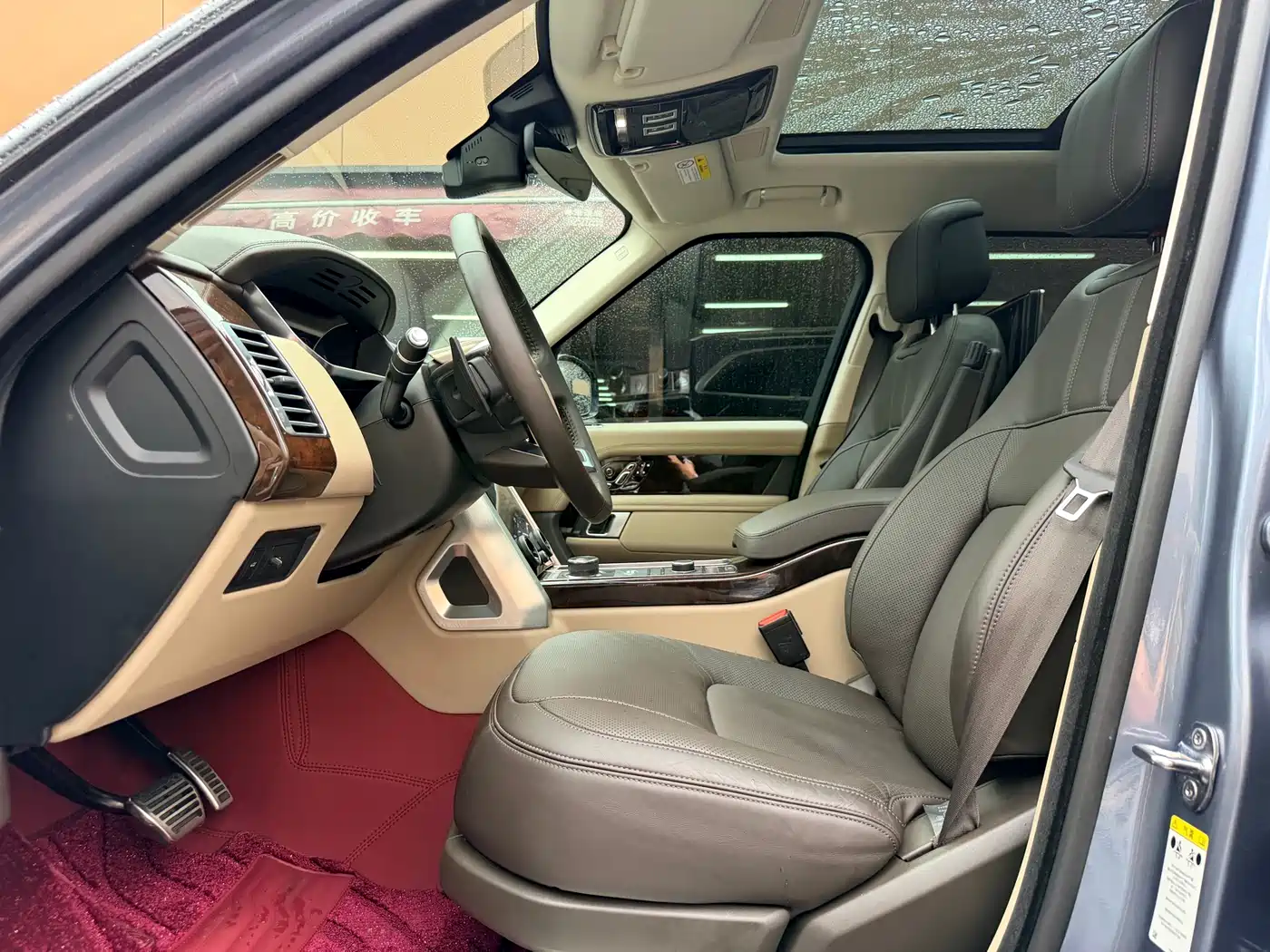 Land Rover Range Rover 2020 3.0 L6 Heritage Extended Edition фото 6