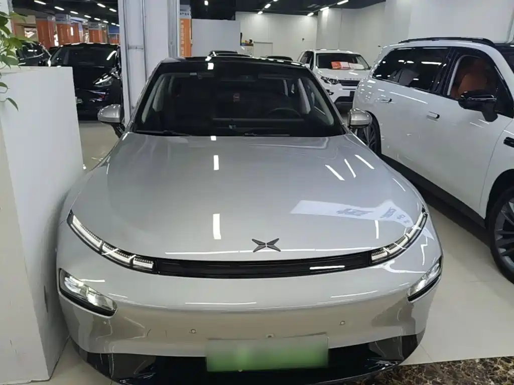 Фото 3 - XPeng P7