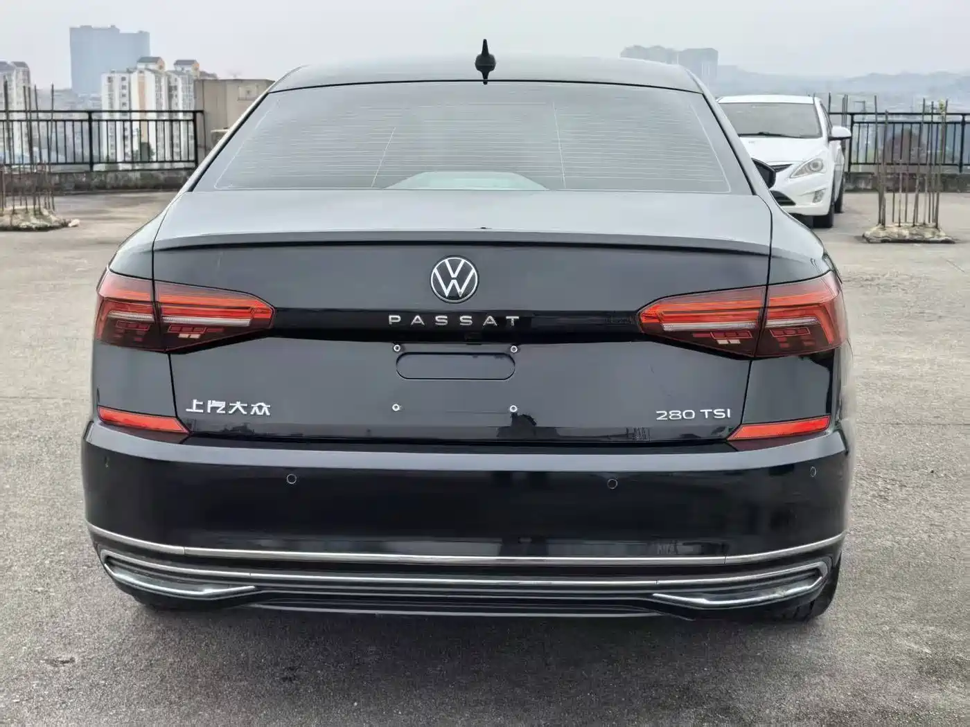 Volkswagen Passat 2022 280TSI Business Edition фото 5