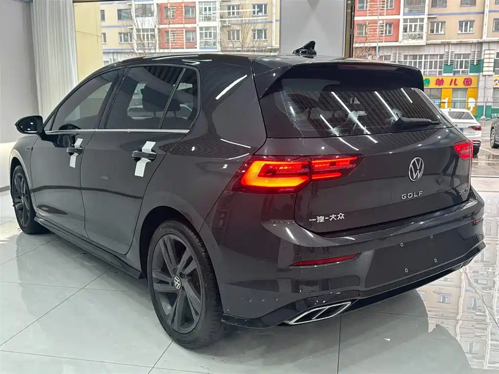 Volkswagen Golf 2023 Facelift 280TSI DSG R-Line Lite фото 4