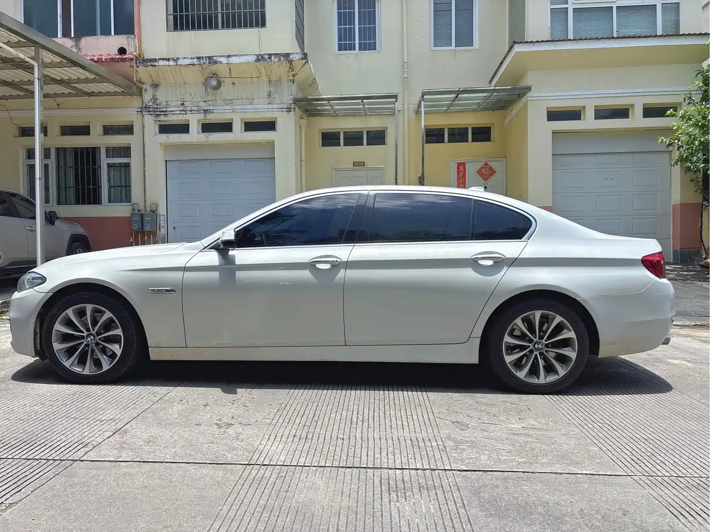 BMW 5 Series 2013 525Li Excellence Edition фото 5