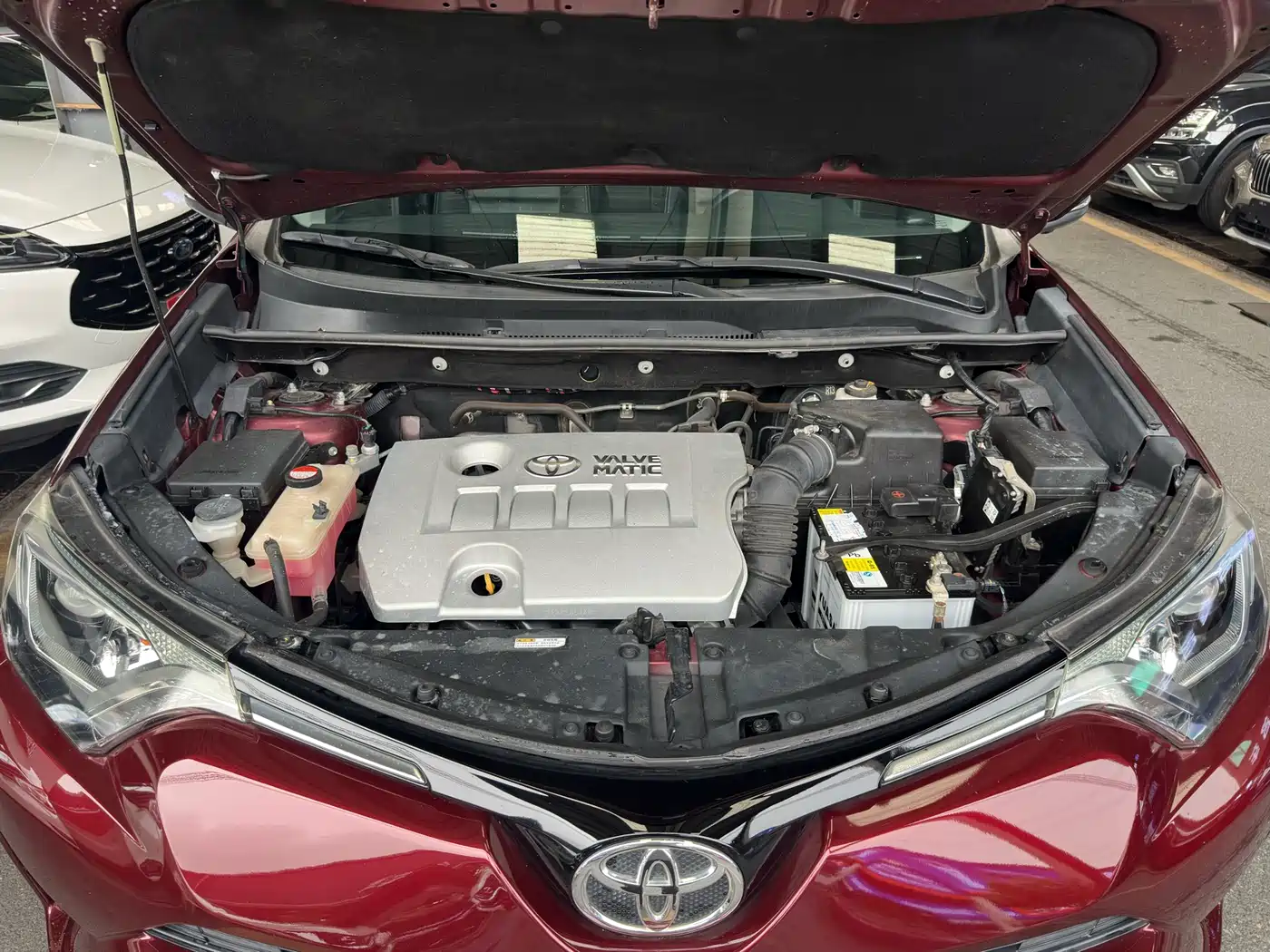 Toyota RAV4 Rongfang 2016 2.0L CVT 2WD Trend (China V) фото 8