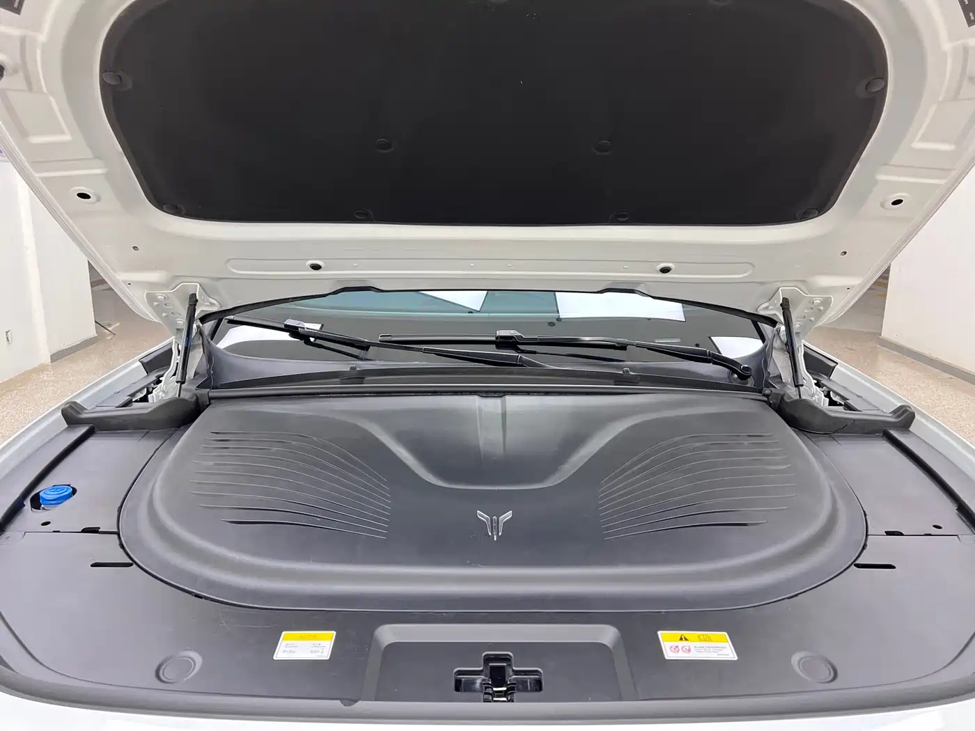 Voyah Auto VOYAH FREE 2023 4WD Extended Range Edition фото 28