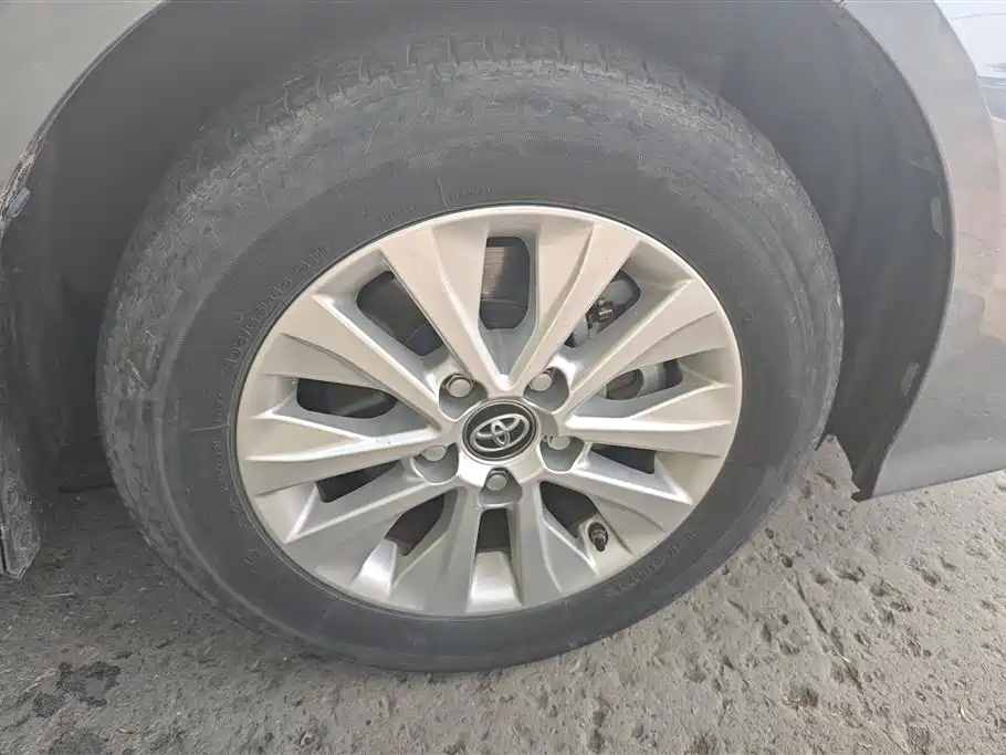 Toyota Corolla 2022 Hybrid 1.8L E-CVT Pioneer Edition фото 6