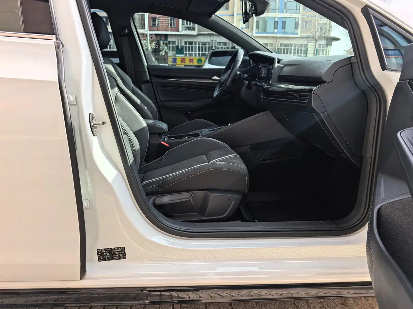 Volkswagen Golf 2023 280TSI DSG R-Line Lite фото 14