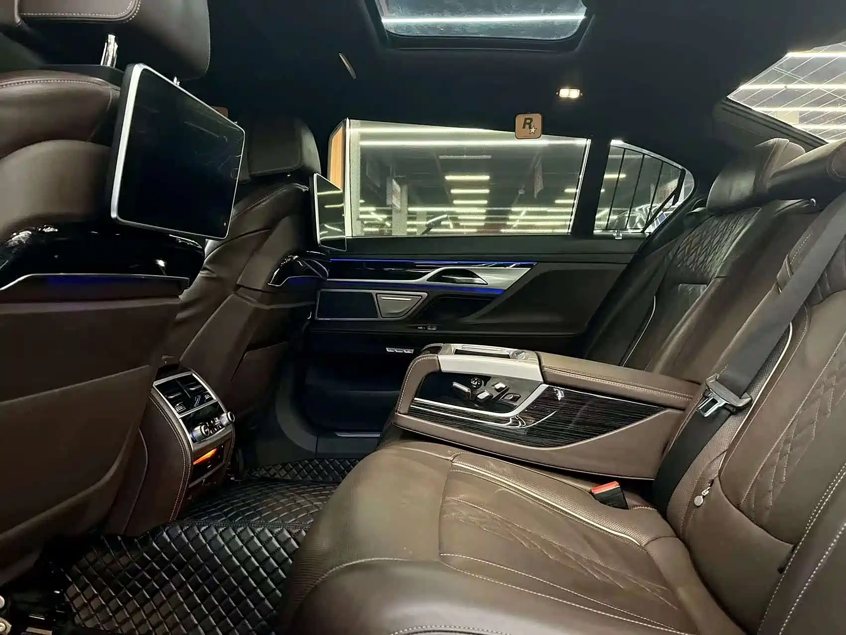 Фото 6 - BMW 7 Series