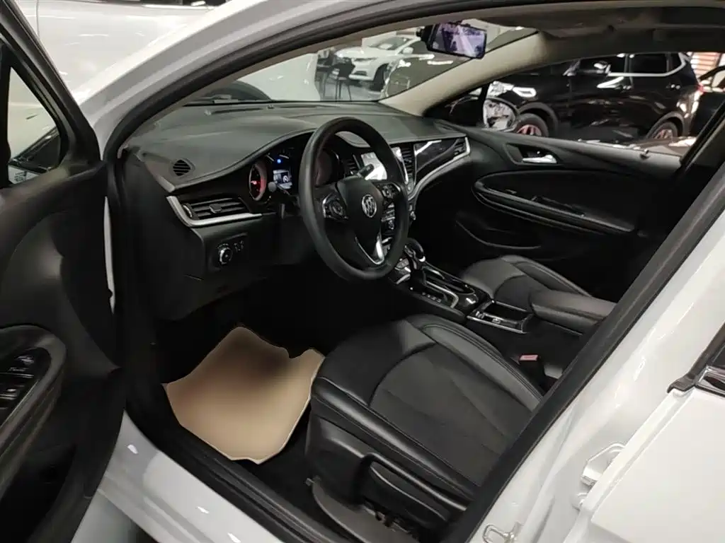 Buick Verano 2018 Sedan 20T Dual Clutch Leading фото 15