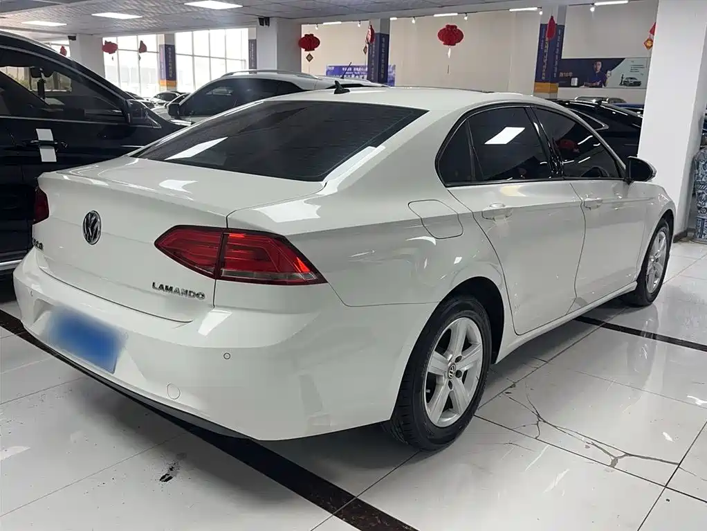 Volkswagen Lamando 2017 230TSI DSG Trend Edition фото 11