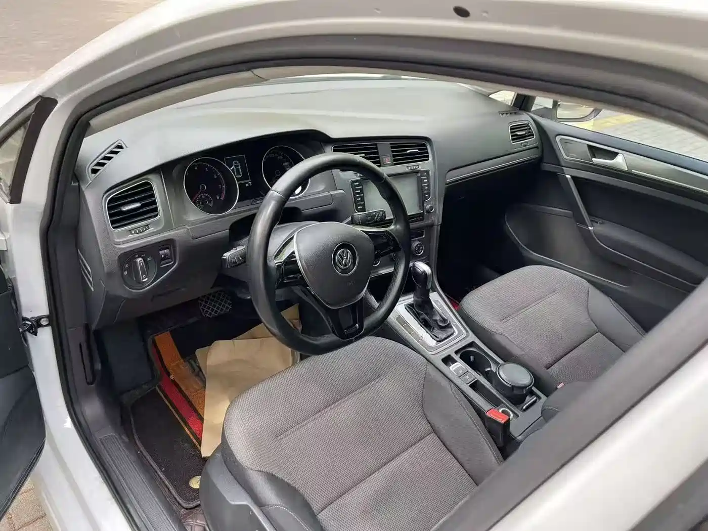 Volkswagen Golf 2015 1.4TSI Automatic Comfort фото 7