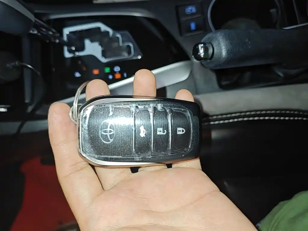 Toyota Corolla 2018 1.2T S-CVT GL Smart Edition фото 9