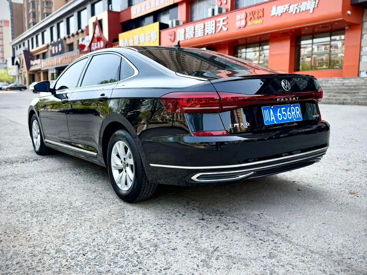 Volkswagen Passat 2022 280TSI Business Edition фото 4