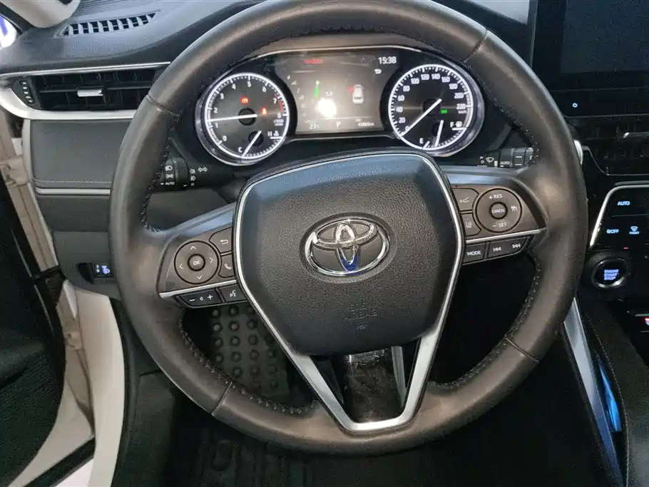 Toyota Venza 2022 2.0L CVT 2WD Premium фото 15