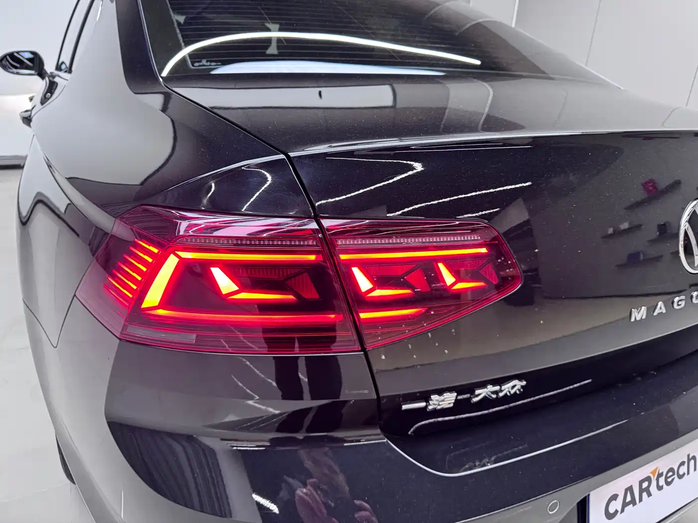 Volkswagen Magotan 2023 Model 2 Million Commemorative Edition 330TSI DSG Luxury фото 12