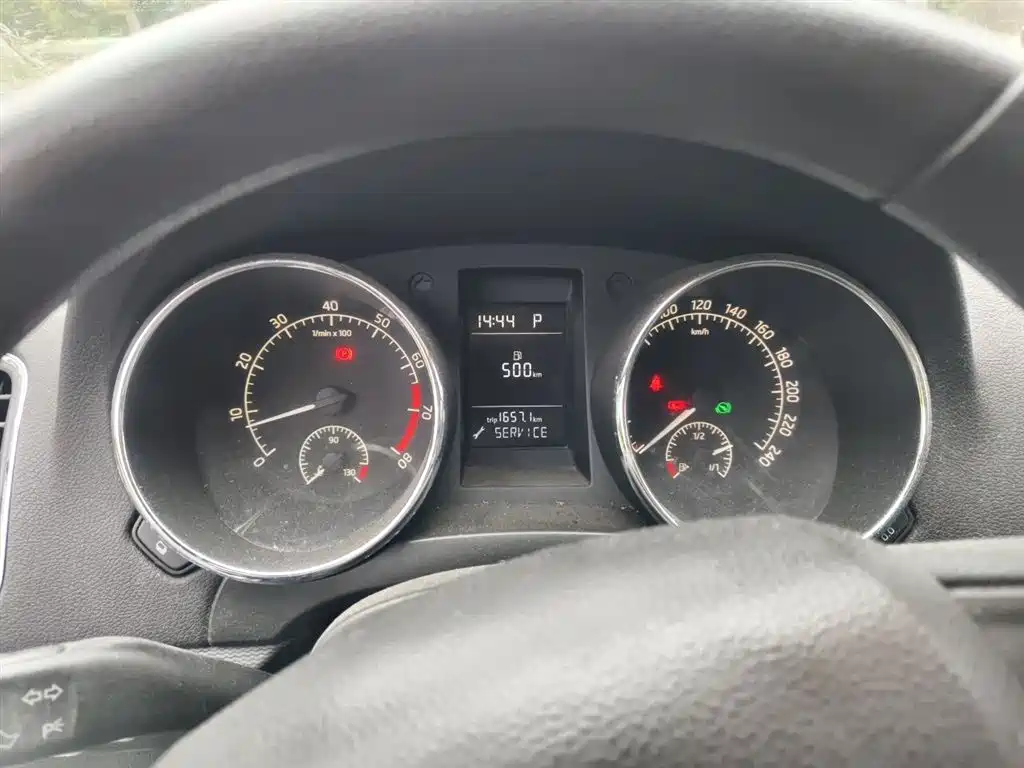 Škoda Yeti 2017 TSI280 DSG Brothers Edition фото 4