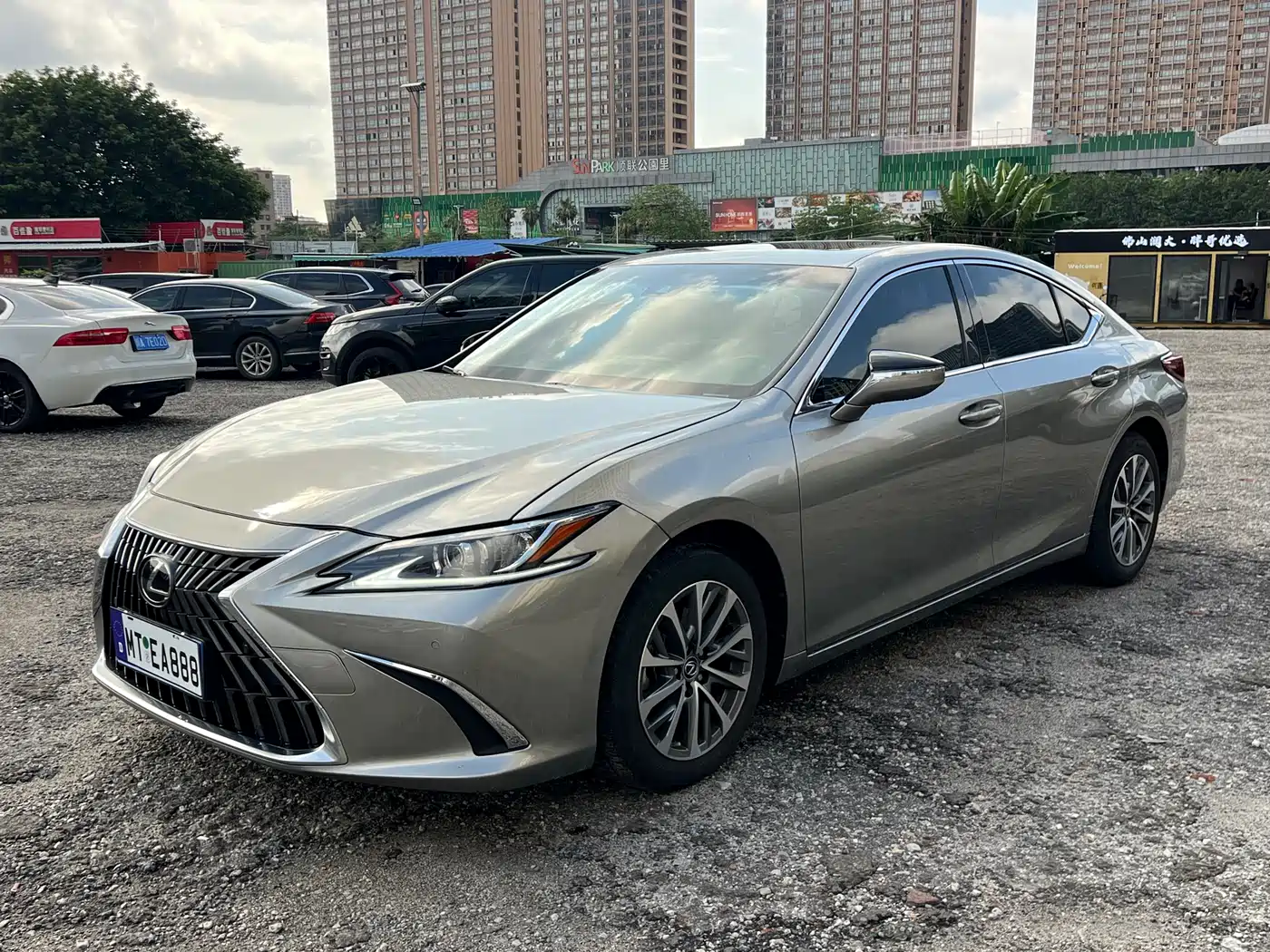 Lexus ES 2023 200 Luxury Edition фото 3