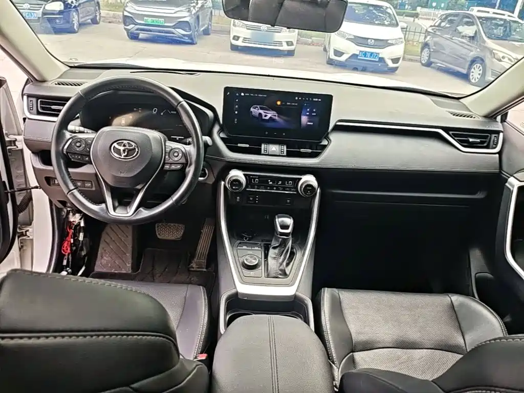 Фото 10 - Toyota Wildlander