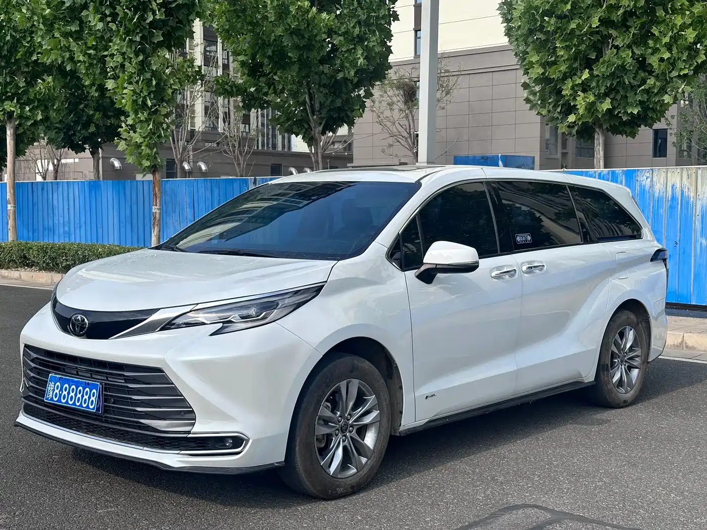 Toyota Sienna 2024 2.5L Hybrid AWD Luxury Edition