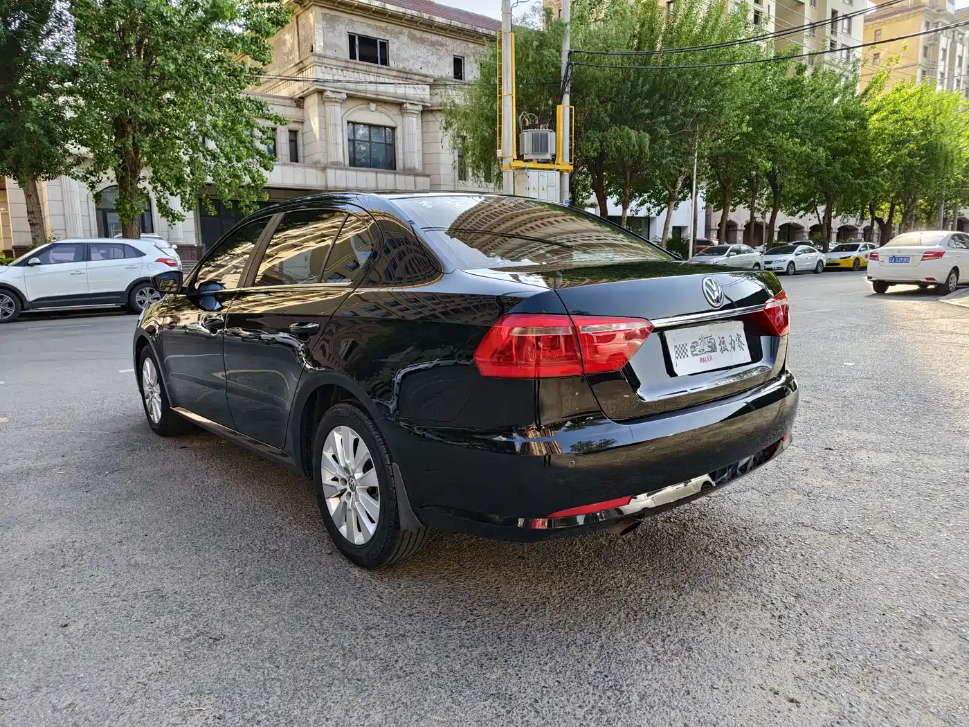 Volkswagen Lavida 2015 1.6L Manual Trend Edition фото 4