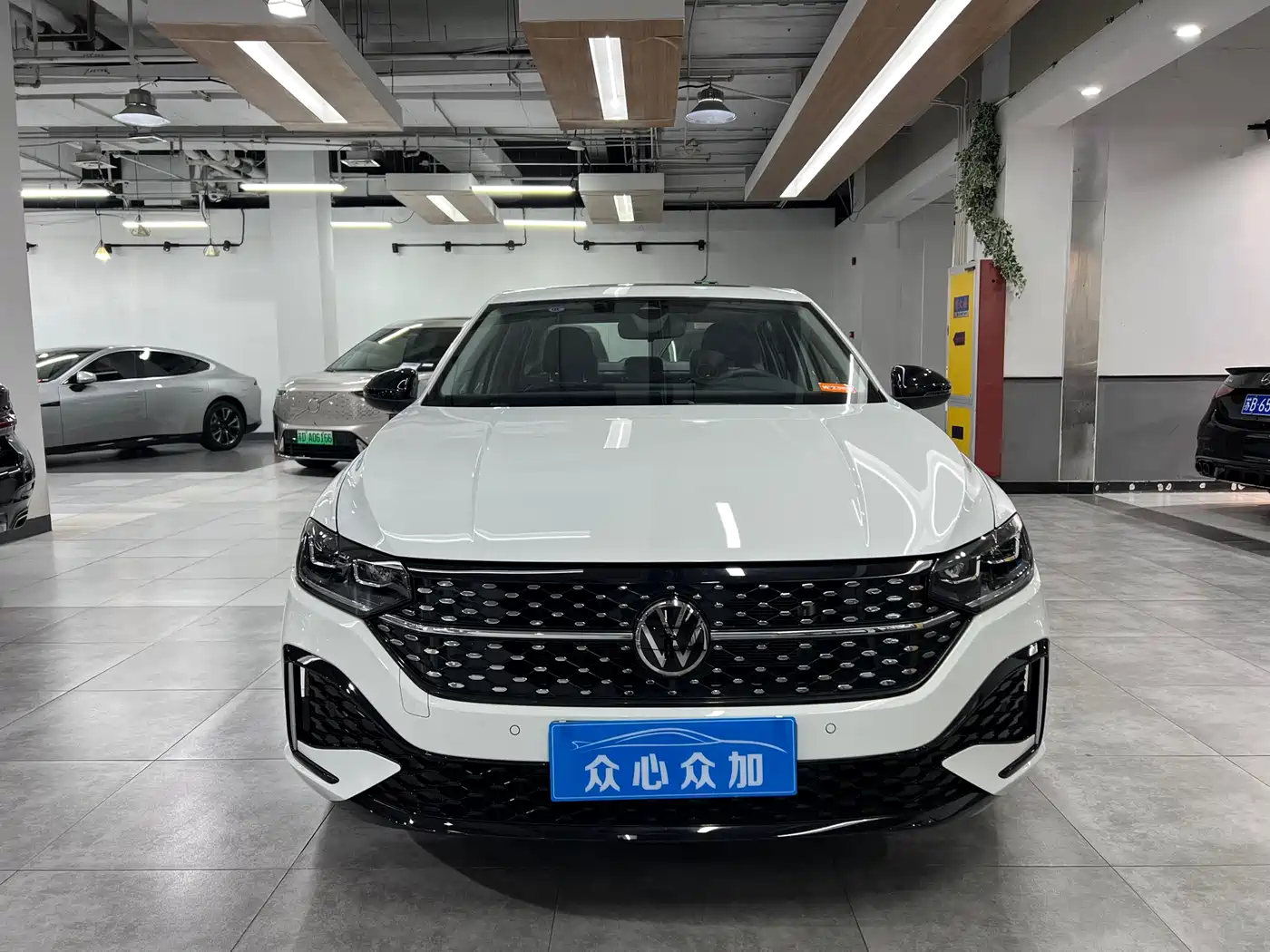 Volkswagen Lavida 2024 Model 300TSI DSG Starlight Leading Edition фото 2
