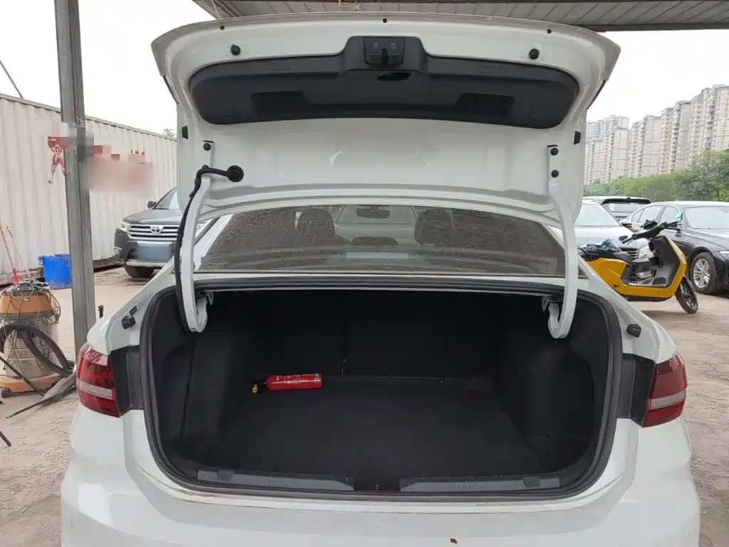 Volkswagen Lavida 2024 Model 1.5L Automatic Delight Edition фото 19