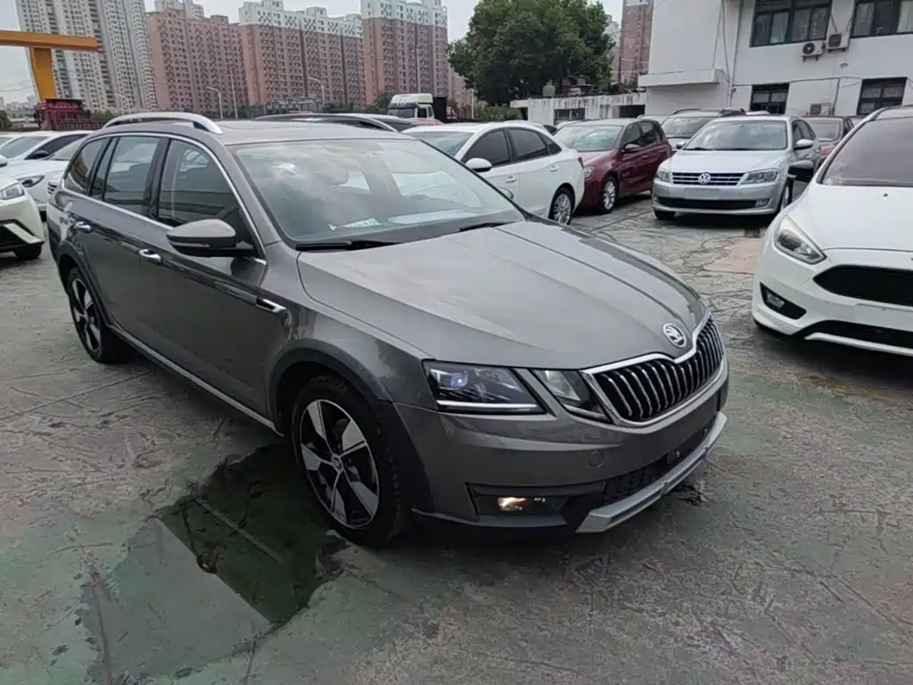 Фото 4 - Škoda Octavia