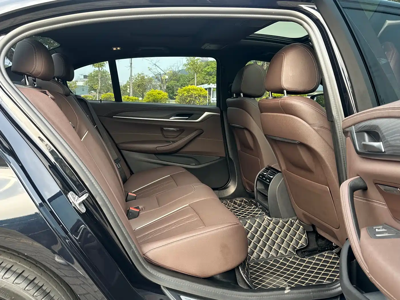 BMW 5 Series 2021 530Li Leading M Sport Package фото 15