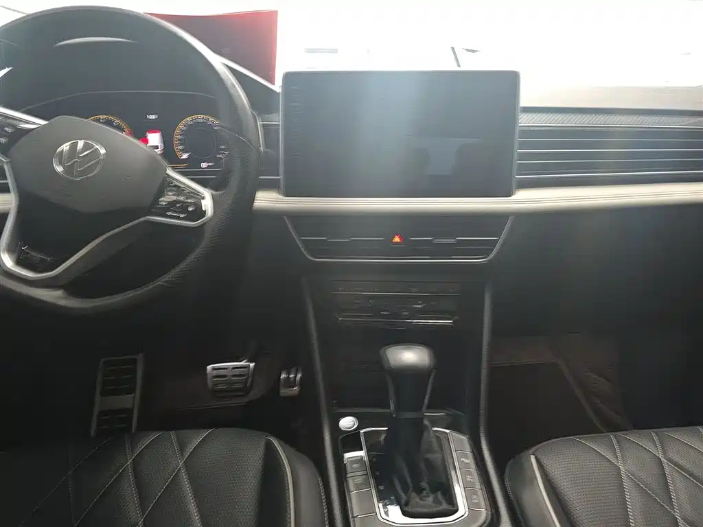 Volkswagen Tiguan L 2023 330TSI Auto 2WD R-Line Premium Edition фото 6