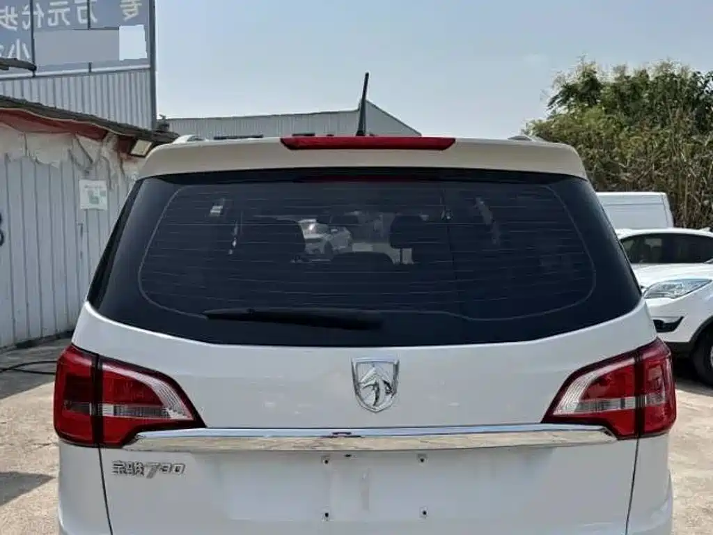 Baojun 730 2015 2016 1.5L Manual Comfort 7-seater China V