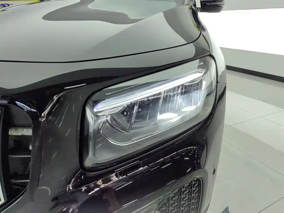 2025 Mercedes-Benz GLB