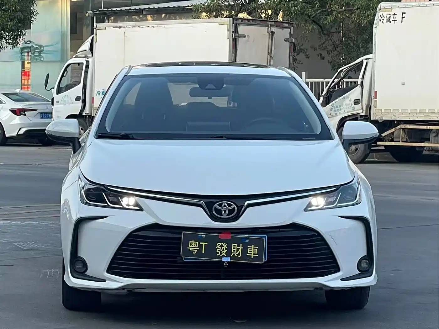 Toyota Corolla 2021 1.2T S-CVT Luxury Edition фото 2
