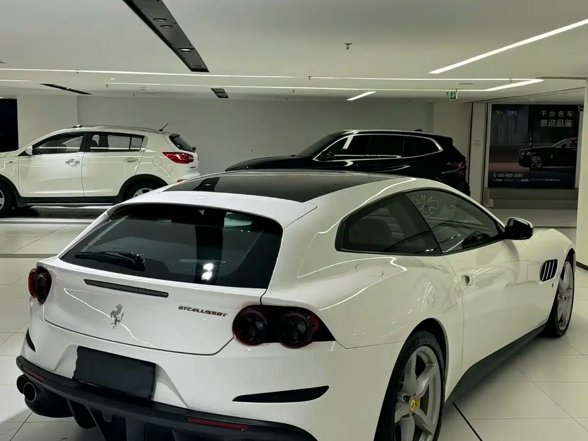 Ferrari GTC4Lusso 2019 2017 3.9T V8
