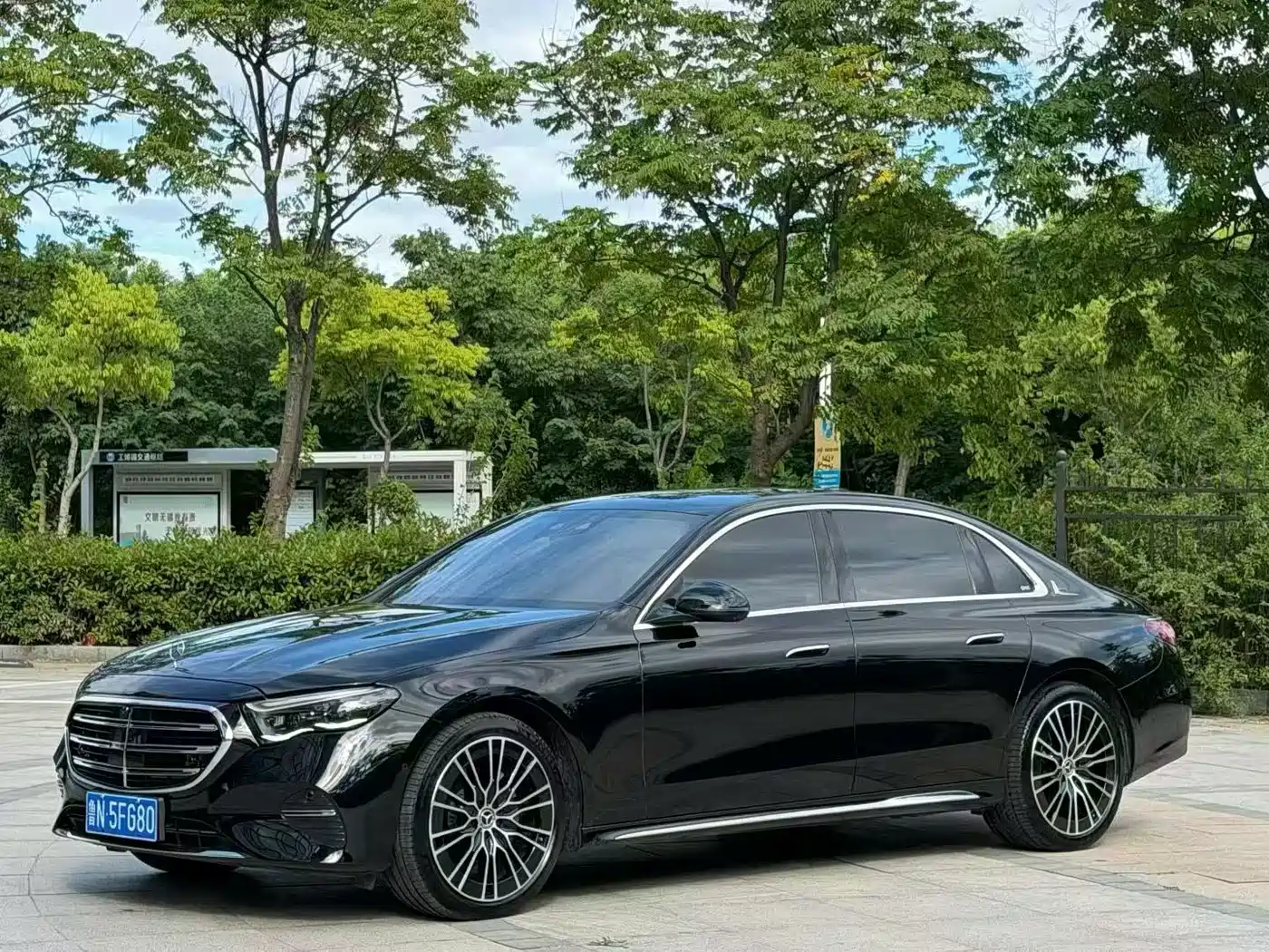 Фото 2 - Mercedes-Benz E-Class